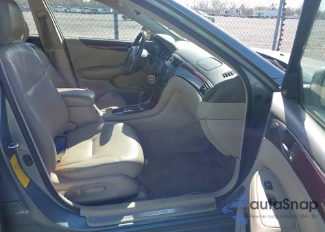 2002 Lexus Es 300 из США, поврежденный, VIN JTHBF30G825004520